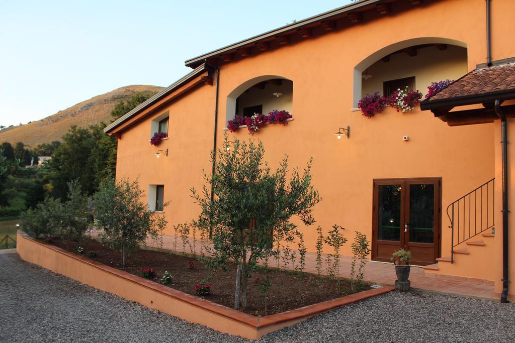 Agriturismo L'Ulivo بادولا المظهر الخارجي الصورة